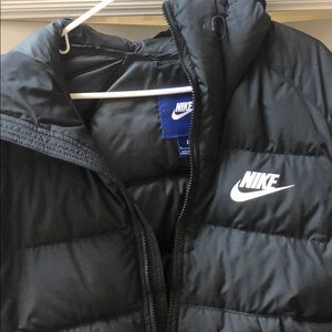 Nike performance Parker. Medium weight filled